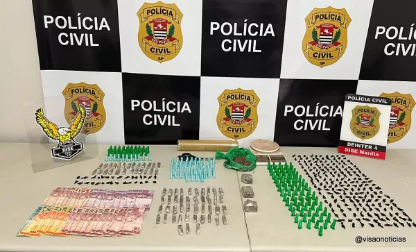 Pai e filho trabalham juntos, no tráfico. E acabam presos