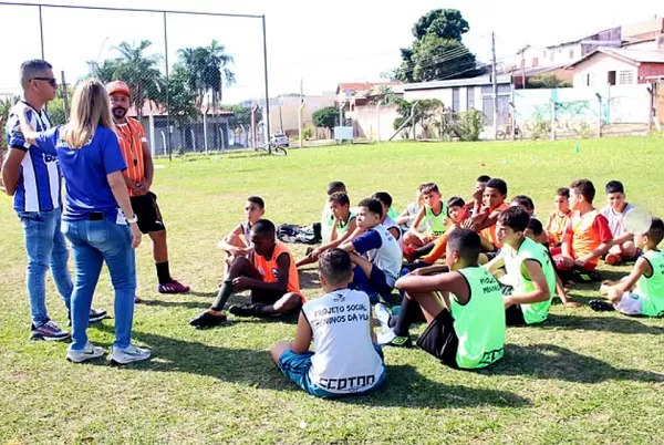 Secretaria de Esportes de Marília iniciará aulas gratuitas de futebol feminino e masculino