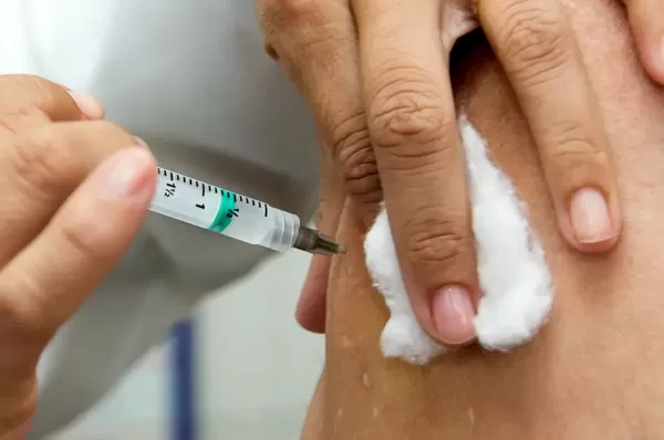 Governo de SP amplia vacinação contra gripe para toda a população