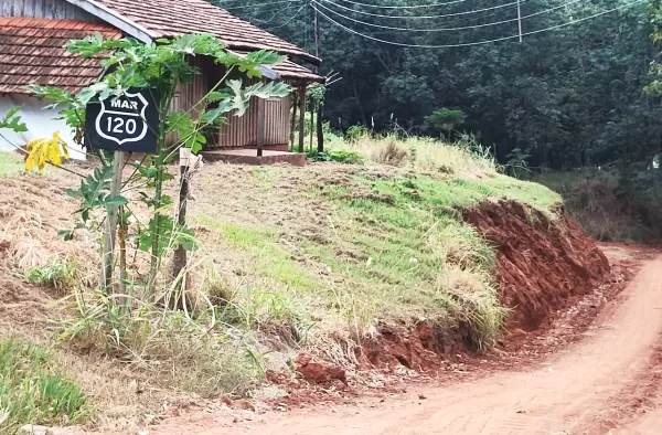 Prefeitura recupera estradas na zona rural de Marília