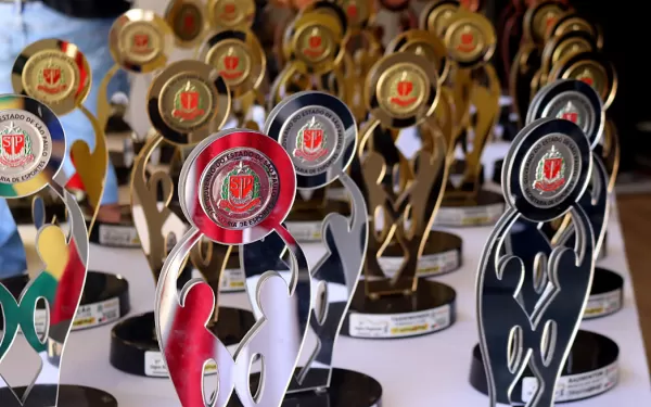 Jogos Regionais: atletas de Marília são homenageados pelo título de campeão