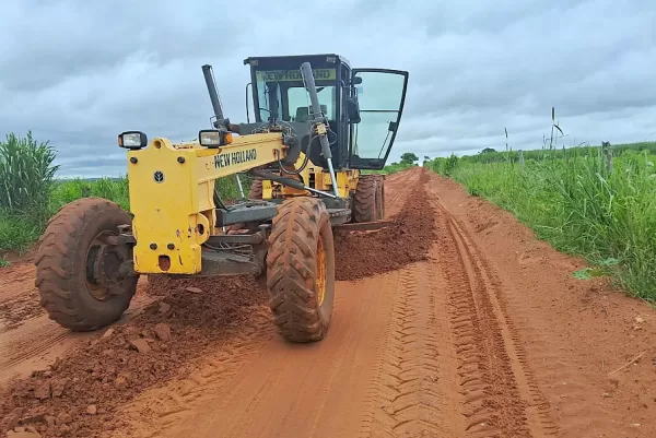 Prefeitura de Tupã reinicia manutenção em estradas rurais e programa novos serviços
