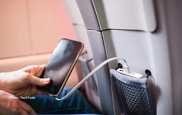 Viajar de avião com power banks tem novas regras. Veja o que muda!