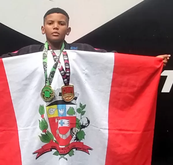 Atleta mirim de Marília se destaca no Jiu-jítsu nacional e busca apoio para seguir competindo