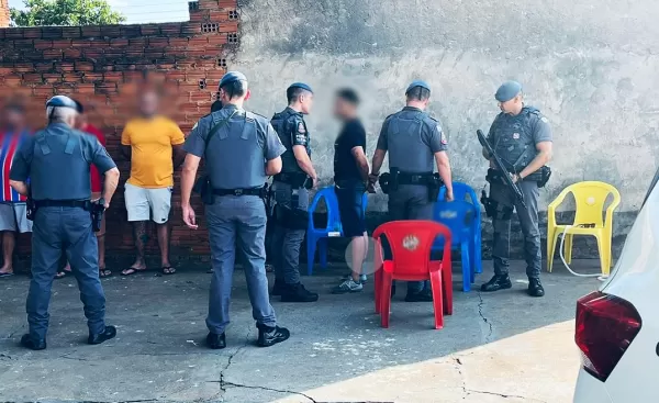 Preso da penitenciária de Marília aproveita saidinha para "tomar umas" em bar