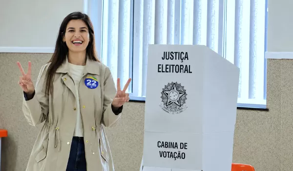 Dani Alonso e Capitão Augusto votam no segundo turno