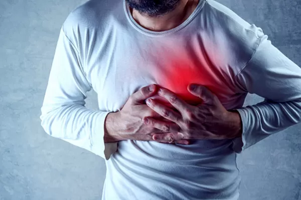 Colesterol alto segue como risco silencioso para infartos e AVCs