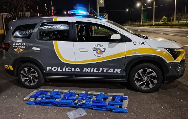 Motorista de aplicativo é contratado sem saber que levava drogas; passageiras são presas