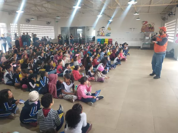 Defesa Civil realiza campanha de prevenção às queimadas nas escolas de Marília