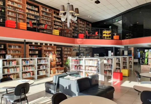 Biblioteca Municipal recebe lançamento de obras de Fê Moreira em homenagem a Paulo Moreira