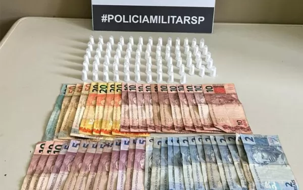 Boa "desculpa!": homem decide ficar com droga que teria "achado na rua"