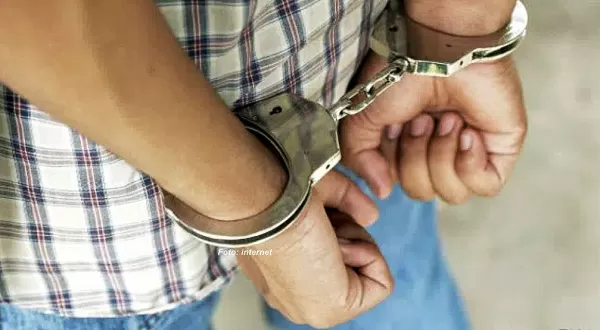 Estudante de 16 anos envolvido com tráfico é capturado dentro de escola em Marília