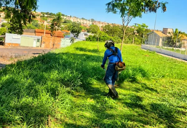 Prefeitura de Marília intensifica mutirão de limpeza em bairros e avenidas da cidade
