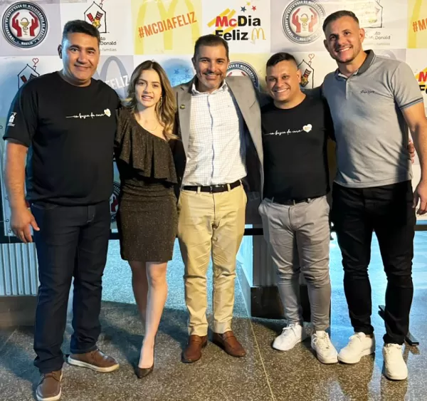 Empresário João Pinheiro participa do lançamento da campanha Mc Dia Feliz em Marília