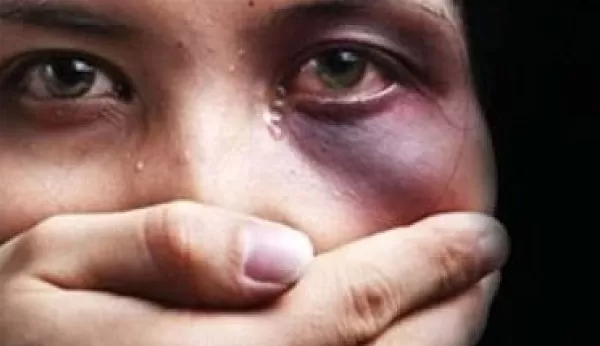 Mulher é vítima de tentativa de feminicídio em condomínio de Marília