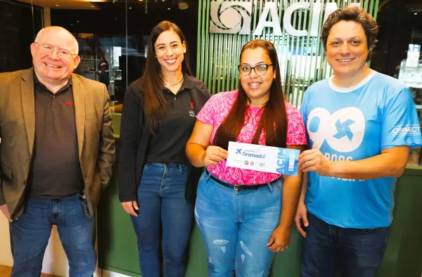 Rota Premiada: ACIM entrega primeira viagem 