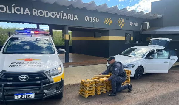 Casal é preso transportando grande quantidade de drogas