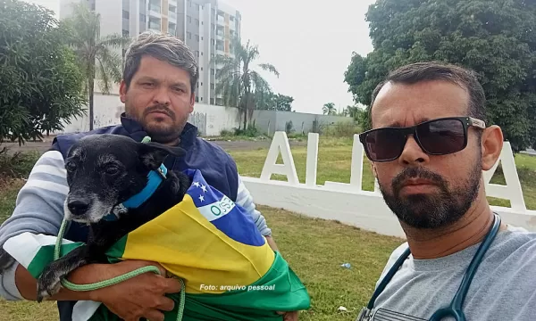 Veterinários voluntários trazem "mascotinha" do RS