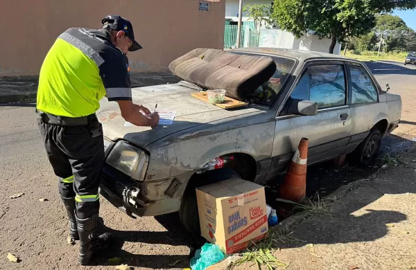 Emdurb inicia recolhimento de veículos abandonados nas ruas de Marília
