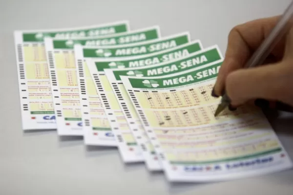 Mega-Sena sorteia neste sábado prêmio acumulado em R$ 130 milhões