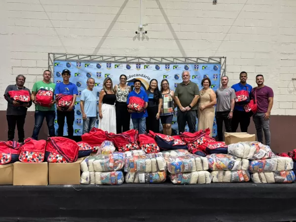 Fundo Social realiza entrega de cestas básicas ao Educandário Bento de Abreu Sampaio Vidal  