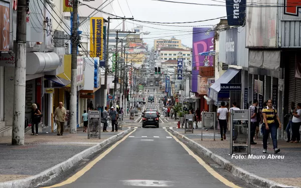 Lojas do comércio de Marília devem abrir na terça-feira de Carnaval