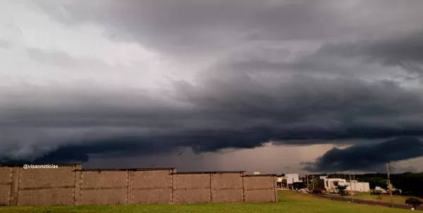 Marília e região têm alerta para chuvas intensas agora à noite