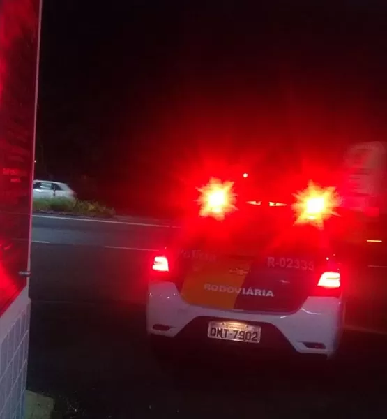 Ciclista na contramão é atropelado por carro e carreta em Marília