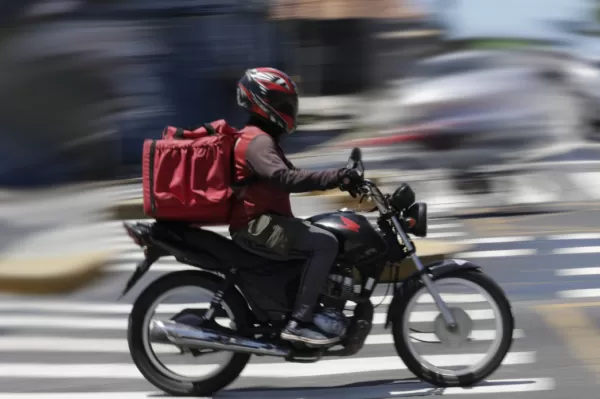 Idoso tem prejuízo de R$ 55 mil ao cair no golpe do falso motoboy em Marília