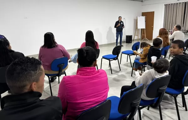 Rogerinho se reúne com mães atípicas em Piratininga e defende ampliação do atendimento