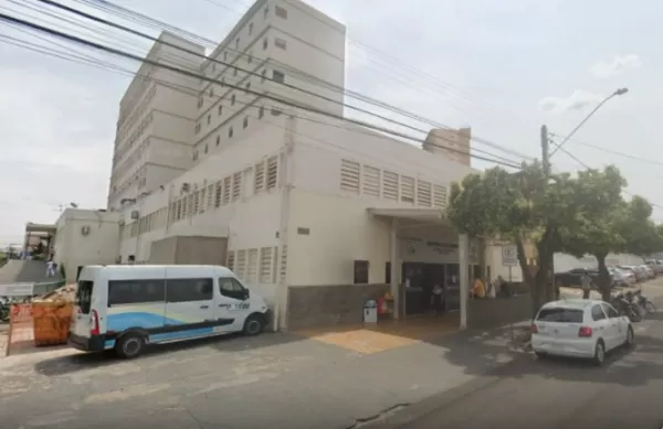 Menino de 11 anos consegue ligar e sair com o carro do pai, atropela e mata criança de um ano