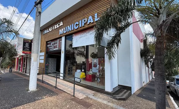 Biblioteca Municipal de Marília realiza Janela Literária