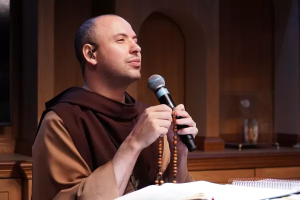 Aniversário de Marília terá transmissão do Santo Rosário com Frei Gilson, na avenida Sampaio Vidal