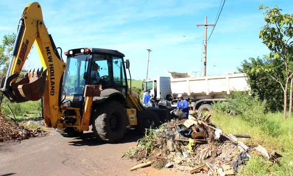 Moradores da zona sul de Marília denunciam descarte irregular de entulhos