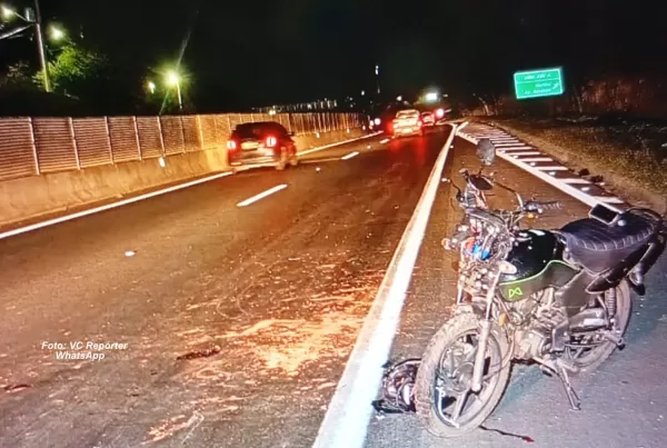Polícia tenta identificar caminhão envolvido em acidente na rodovia do Contorno que deixou motociclista em estado grave