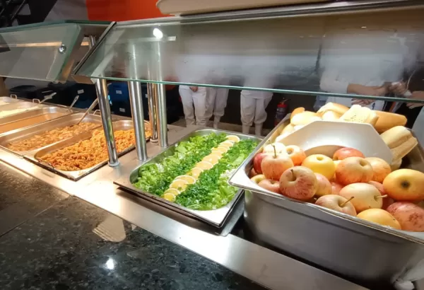 Restaurante Popular "Nosso Prato" Sul completa dois anos em Marília