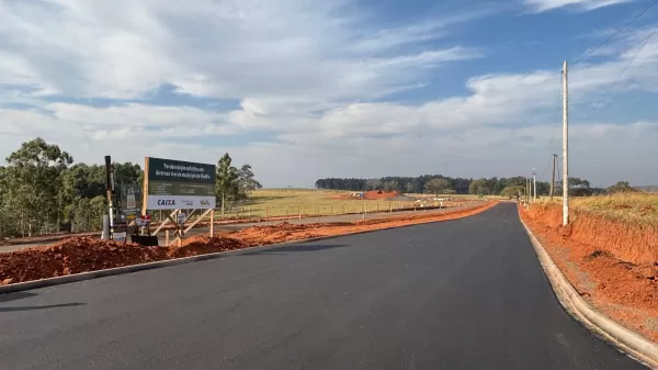 Obras de pavimentação avançam na Avenida Luiz Toffoli e beneficiam moradores da Zona Sul de Marília