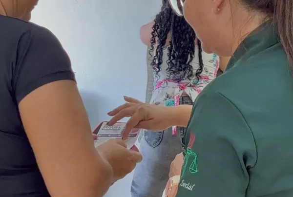 UPA Sul promove ação de conscientização sobre violência contra a mulher e orienta pacientes sobre aplicativo SP Mulher Segura