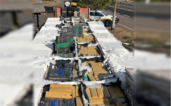 Polícia Rodoviária apreende quase oito toneladas de maconha na SP-294