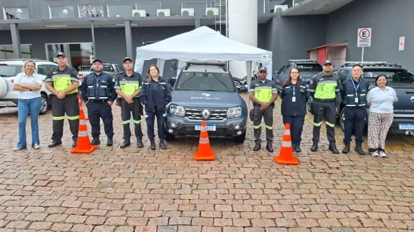 Ação “Ponto Cego” chama atenção de motociclistas para riscos no trânsito em Tupã