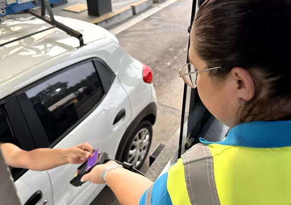 Motoristas podem pagar pedágio na SP-294 usando cartão