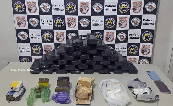 Mulheres são presas pela Força Tática da PM com quase 27 kg de drogas em Marília