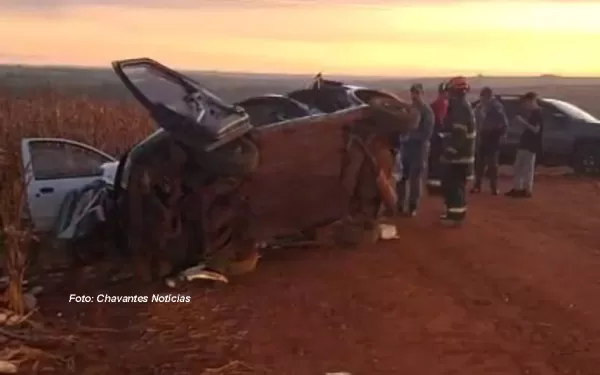 Motorista foge da polícia, provoca acidente e deixa cinco pessoas feridas