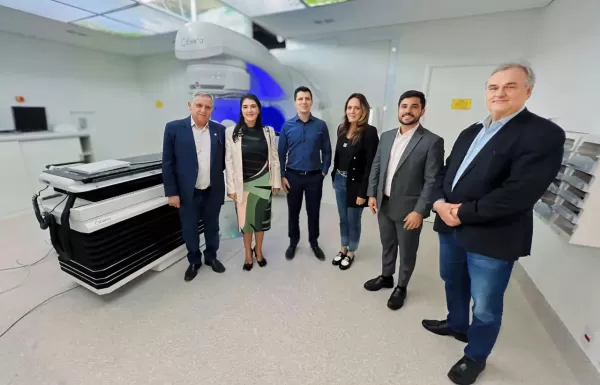 Senador Izalci Lucas visita a Unimar e conhece a estrutura do Centro de Oncologia do HBU