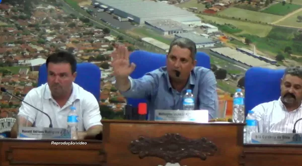 Presidente da Câmara que chamou vereador de 