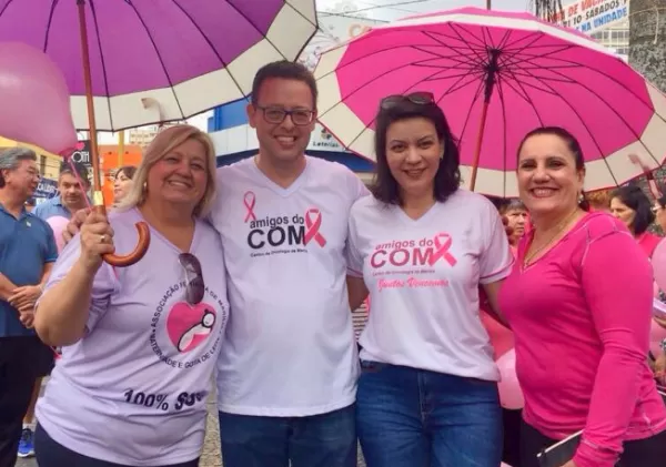 Outubro Rosa: homenagem às mulheres e a trajetória de luta da delegada Rossana Camacho