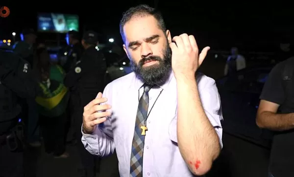 Evangélico que foi agredido em vigília pró-Bolsonaro é 