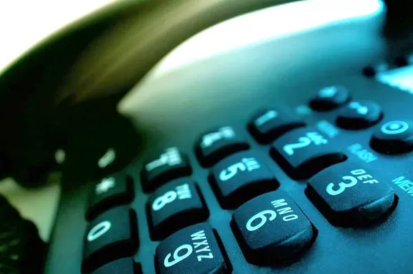Ligações insistentes e indesejadas de telemarketing podem gerar multa de até R$ 50 mil
