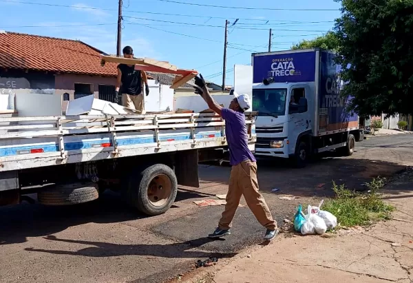 Mutirão de limpeza prossegue nesta semana em mais um bairro da zona sul de Marília 