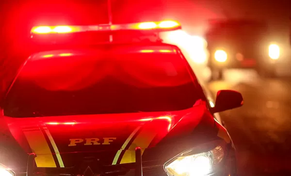 Homem morre atropelado ao entrar na frente de ônibus na BR-153 em Marília